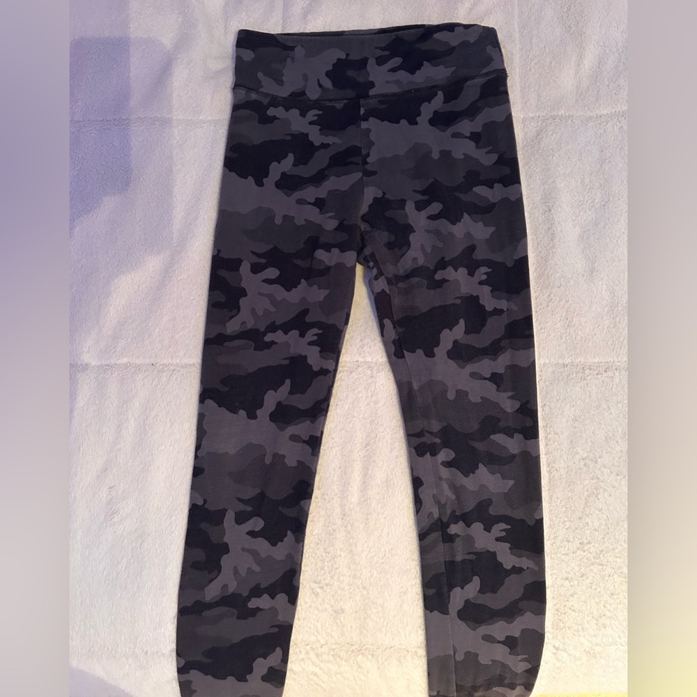 Small camo leggings